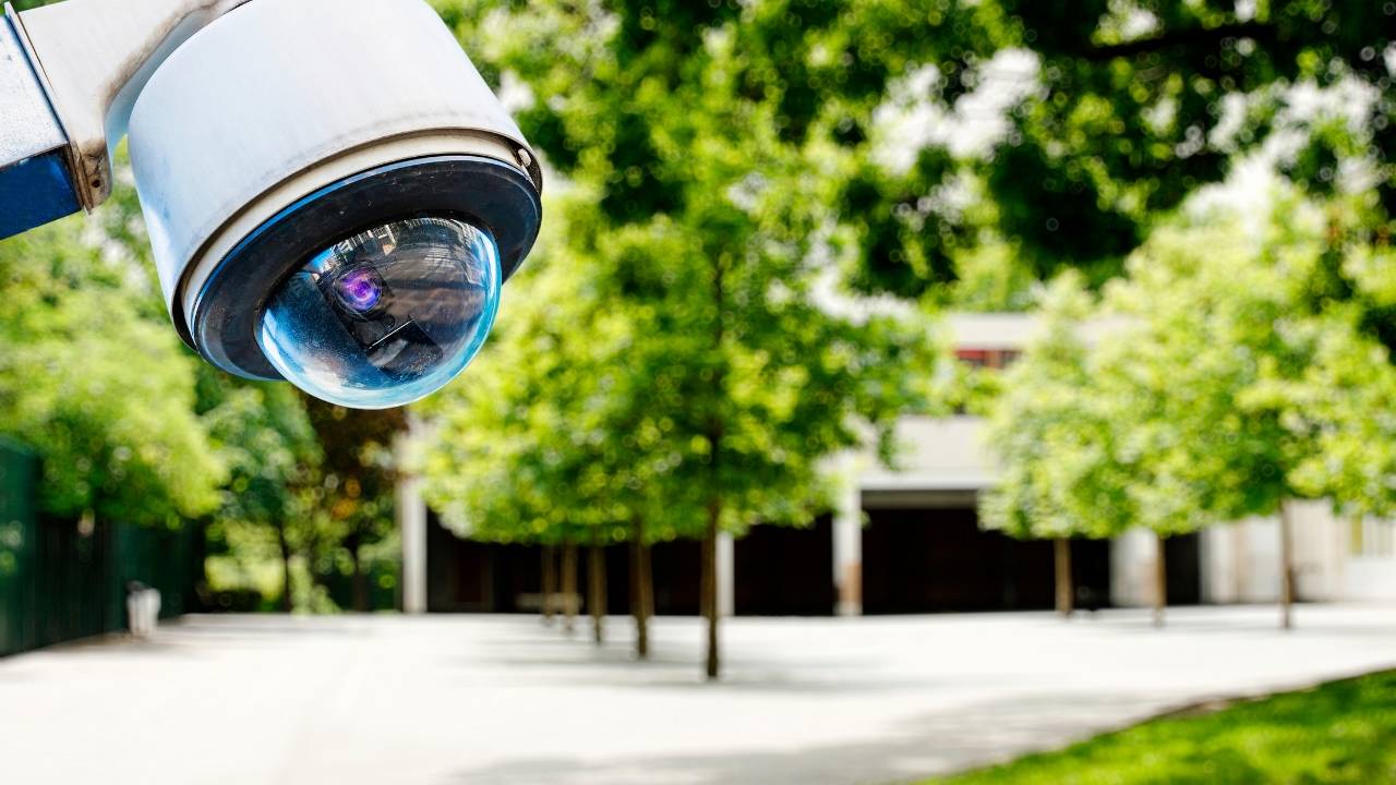 solar powered cameras with wifi